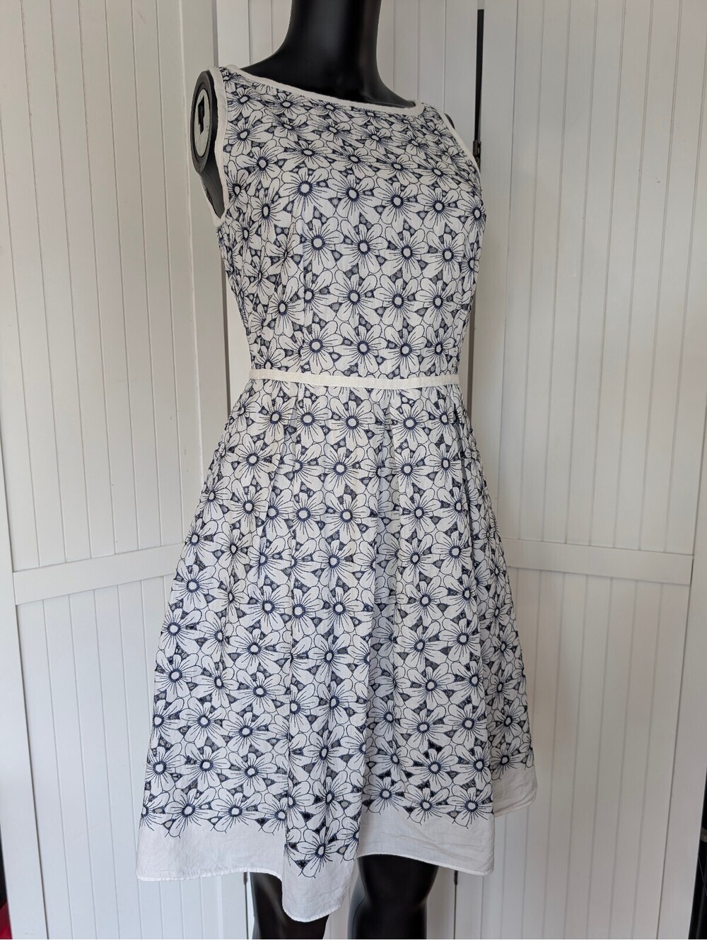 Max Studio Dress S White Navy Embroidered Eyelet Floral Cotton Fit Flare